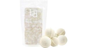 Belle & Beau Luxe All-Natural Bath Bombs Review
